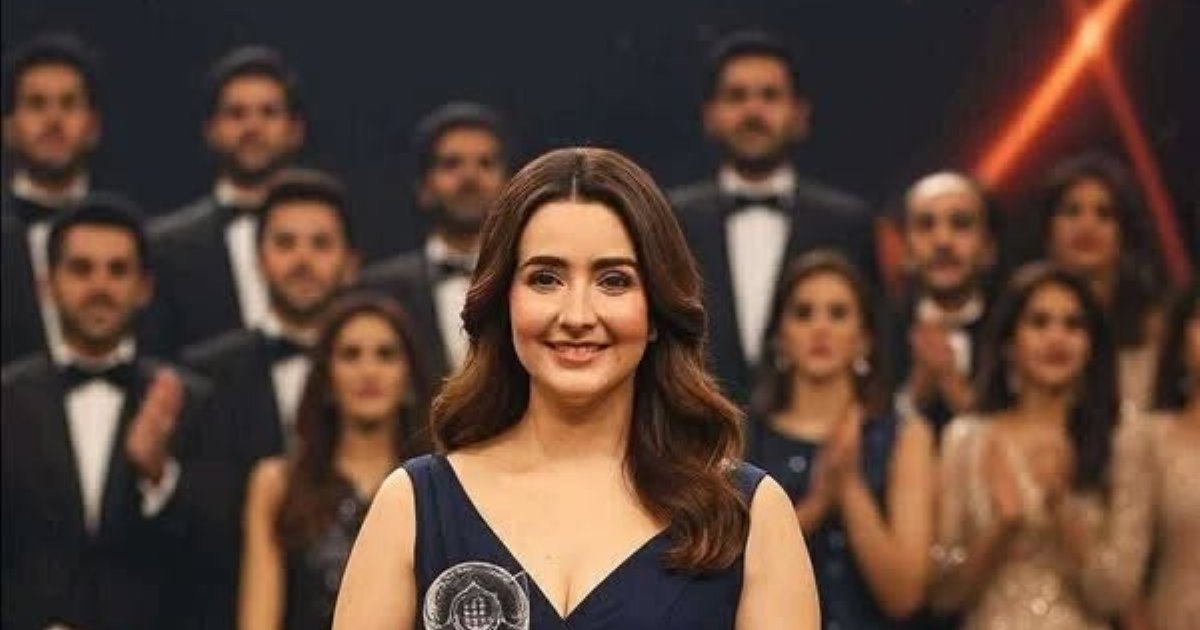 بعد أن أنجبتُ توائمنا الثلاثة دفع زوجي إليّ بأوراق الطلاق